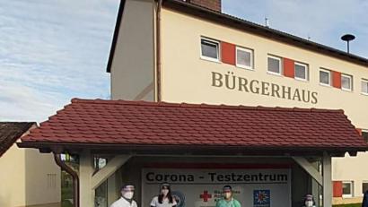 Bild: lgc
Corona-Teststation im Bushäuschen in Schlammersdorf