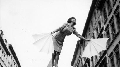 Bild: E.Hartkopf/R. Rambow/DEFA-Stiftung/dpa
Melania Jakubiskova in einer Szene des Films „Fräulein Schmetterling“ der DEFA, den das DDR-Regime vor erscheinen einstweilen verboten hat.