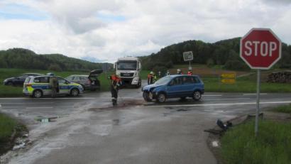 Bild: Polizei Sulzbach-Rosenberg
Das Auto des 83-Jährigen wurde im Frontbereich stark beschädigt: Totalschaden.