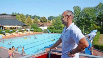 Symbolbild: Gabi Schönberger
Freibäder dürfen ab Freitag in der Oberpfalz wieder öffnen. Im Bild das Freibad Windischeschenbach.