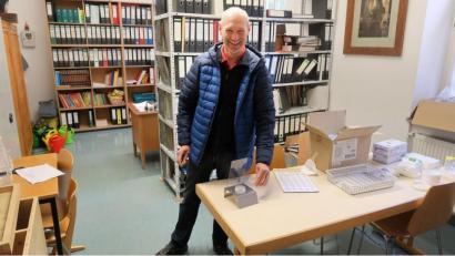 Bild: bsc
Konrektor Stefan Müllbauer betreut an den Testtagen die Teststation im Büro der Grundschule Friedenfels.