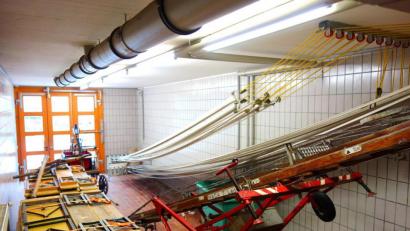 Bild: fjo
Auf die altbewährte, jedoch aufwendige Art des Schläuche Waschens müssen die Feuerwehren der Marktgemeinde Waidhaus nun wieder zurückgreifen.