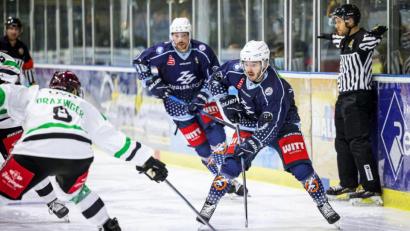 Bild: Werner Moller
Mirko Schreyer (rechts) bleibt den Blue Devils Weiden auch in der kommenden Spielzeit treu.