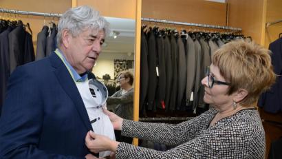 Archivbild: Petra Hartl
Service ist eine Trumpfkarte, die auch kleinere Händler in der Hand haben: Hier sehen Handels-Experten der OTH noch Potenzial. Sie raten aber auch dazu, neue digitale Möglichkeiten zu nutzen – zusätzlich zum Landengeschäft.