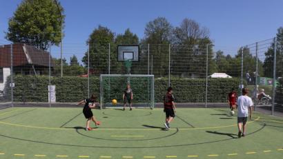 Bild: Stadt Tirschenreuth/exb
Ab dem 22. Mai steht der "Platz der Begegnung" wieder für sportliche Aktivitäten zur Verfügung.