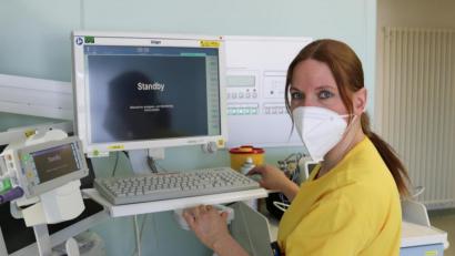 Bild: Klinikum Fichtelgebirge/exb
Isabella Panzer, angehende Unfallchirurgin, nahm bis 2019 am Förderprogramm „Klinikstudent“ teil.