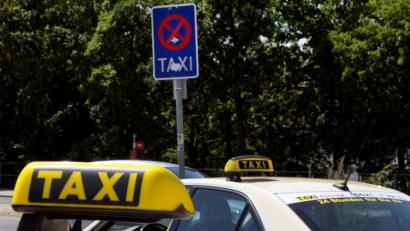 Symbolbild: Stephan Huber
Ein 33-Jähriger flüchtete aus dem Auto, um die Taxifahrt nicht zahlen zu müssen.