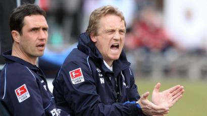 Bild: Daniel Karmann
Mirko Reichel (links) arbeitete lange als Co-Trainer mit Chefcoach Mike Büskens bei der SpVgg Greuther Fürth. Im Jahr 2012 stiegen beide mit ihrem Team in die Bundesliga auf. Im März 2013 wurden sie entlassen. Reichel arbeitet aber mittlerweile schon lange wieder für das Kleeblatt.