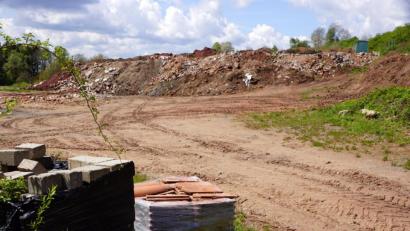 Bild: bkr
6 Euro kostet ab 1. Juli ein Kubikmeter Bauschutt oder Erdaushub zum Einlagern. Hier soll künftig eine Videoüberwachung für Transparenz sorgen.