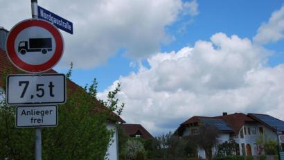 Bild: gsp
Die Gewichtsbeschränkung für Fahrzeuge an der Nordgaustraße in Ammerthal soll aufgehoben werden.