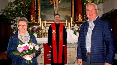 Bild: R. Kreuzer
Inge und Willi Klier versehen seit 40 Jahren Dienst in der evangelischen Kirche. Pfarrer Andreas Ruhs dankte für ihre Treue.