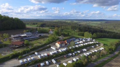 Bild: Jürgen Dolles/exb
Die Aufnahme mit einer Drohne von Jürgen Dolles zeigt die Belegung des Campingplatzes.