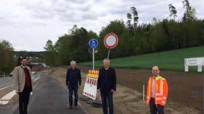 Bild: Christina Rosner/exb
Ein wichtiges Stück Strecke ist nun für Zweiradfahrer befahrbar. Es schließt Flossenbürg an den Radweg "Der Bockl" an.