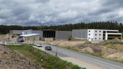 Bild: rn
Für die Firma Lippert, den künftig größten Arbeitgeber in der Stadt, und weitere Unternehmen im Gewerbegebiet "Am Stadtwald", wünscht sich Stadtrat Michael König eine Bushaltestelle.