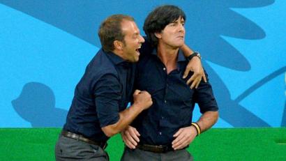 Bild: Thomas Eisenhuth/dpa
Bei der WM 2014 in Brasilien jubelten sie noch gemeinsam: Nach der bevorstehenden Europameisterschaft übernimmt Hansi Flick (links) das Amt des Bundestrainers von Jogi Löw.