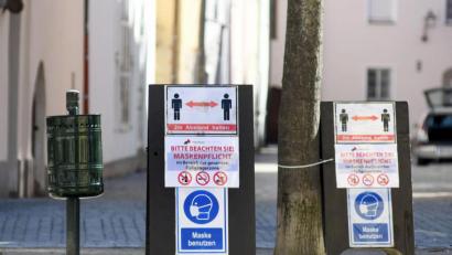 Archivbild: Gabi Schönberger
Seit Mitte Oktober gilt die Maskenpflicht in der gesamten Weidener Fußgängerzone.