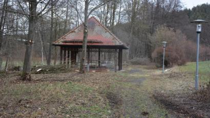 Bild: jr
Auf den Weg gebracht wurde der Förderantrag für die Neugestaltung des ehemaligen Therapiepfads in Maiersreuth. Mit dem Durchführungsbeschluss hofft die Bädergemeinde auf öffentliche Fördermittel.