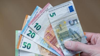 Bild: Daniel Karmann
Geld vom Anleger ist bei der Sparda-Bank gar nicht mehr so gerne gesehen. Schuld sind die Negativzinsen.