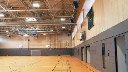 Bild: Gabi Schönberger
Die neue Realschulturnhalle hat bisher noch kaum Sportler empfangen dürfen. Das könnte sich ab nächster Woche ändern.