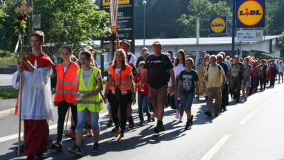 Archivbild: gpa
So wie 2019 wird es heuer nicht aussehen, wenn die Gößweinstein-Wallfahrer wieder in Eschenbach ankommen. Die strahlenden Gesichter werden FFP2-Masken verdecken.