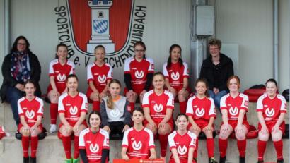 Bild: ü
Die Juniorinnen des SC Kirchenthumbach. Vorne Trainer Stefan Schmidt. Hintere Reihe Anja Clement und Daniela Pscherer vom Verein Sonnenblicke.