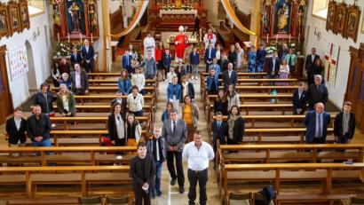 Bild: Gerd Huster/exb
Beim 9-Uhr-Gottesdienst empfangen 29 Mädchen und Jungen das Sakrament der Firmung.
