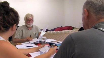 Screenshot: OTV/exb
Die Idee hinter dem Engagement der der Sprachpaten: Ehrenamtliche Betreuer kümmern sich um einen oder mehrere Flüchtlinge und können dabei ihrerseits viel über die Flüchtlinge und deren Herkunftsländer lernen.