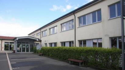Bild: wro
Die Stellungnahme aus dem Landratsamt erreichte das Fuchsmühler Rathaus (Bild) am 7. Mai. Damit sind der Haushalt 2021 und die entsprechende Satzung genehmigt.