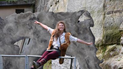 Bild: Tobias Schwarzmeier
Ronja (Magdalena Meier) genießt den Frühling.