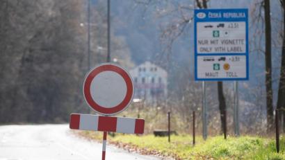 Symbolbild: Sebastian Kahnert/dpa
Die Einreise von Tschechien nach Deutschland ist von Sonntag an nicht mehr mit Corona-Beschränkungen behaftet. Das Land gilt dann nicht mehr als Risikogebiet.