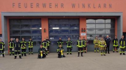 Bild: amö
Die 18 neuen Atemschutzträger aus dem KBI-Bereich Ost zusammen mit ihren Ausbildern.