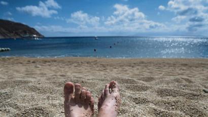 Bild: Andrea Warnecke/dpa
Wer sorgenfrei seinen Urlaub im Ausland genießen will, sollte unbedingt eine gute Reiseversicherung abgeschlossen haben.