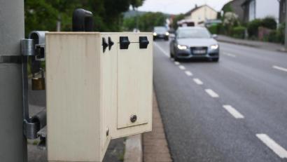 Bild: Gabi Schönberger
Sie messen gerade in Weiden alles und jeden: die Verkehrsdatenerfassungsgeräte. Doch mit welchen Folgen?