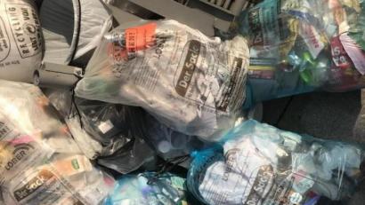 Bild: Verwaltungsgemeinschaft Nabburg /exb
Liegenbleibende Müllsäcke beeinträchtigen schnell das Stadtbild.