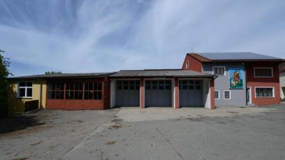 Bild: bey
Der Um- und Neubau des Feuerwehrhauses Eslarn wird notwendig. Im Haushaltsplan für dieses Jahr sind dafür 300.000 Euro eingeplant. Der Finanzplan sieht für das Jahr 2022 Ausgaben in Höhe von 1.250.000 Euro vor.