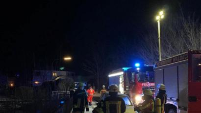 Bild: Feuerwehr Waldeck
Die Einsatzkräfte der Feuerwehren Waldeck und Kemnath waren am Samstagabend bei einem Kaminbrand eines Wohnanwesens am Waldecker Schlossberg im Einsatz.