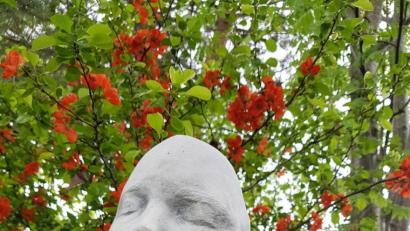 Bild: wel
Ein Denker in einem Pullenried Garten