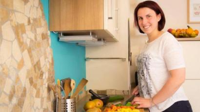 Bild: Franz/exb
Tanja Franz schöpft in ihrer Küche aus einer Vielfalt regionaler Gemüse- und Kräutersorten. Damit kommt sie bestens über die Runden, ganz ohne Fleisch.
