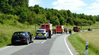 Bild: fsb
In dieser langgezogenen Linkskurve kurz nach Seibertshof kam ein Motorradfahrer von der Straße ab.