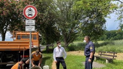 Bild: exb/Stadt Neustadt
Neue Schilder verhindern die nächtliche Zufahrt zur Felixallee.