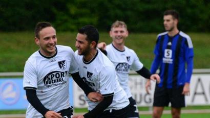 Archivbild: mhs
Die Schwarzenfelder jubeln nach einem Treffer gegen den FC Wernberg. Gibt es dieses Duell in der kommenden Bezirksliga-Saison noch?