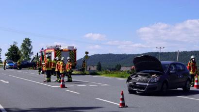 Bild: jma
Dieser Opel hat nach dem Zusammenstoß auf der B 470 nur noch Schrottwert.