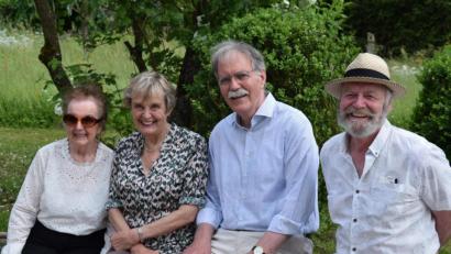 Bild: wfe
Hier stimmt die Chemie: Seit 25 Jahren halten Maria und Wolfgang Lorch Traude und Hans-Reiner Heldrich die Treue.