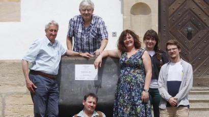 Bild: mfh
Die Filmcrew mit (von links) Hubertus Berger, Rudolf Weber (oben), Darsteller Maximilian Rechenmacher (unten), Koordinatorin Tanja Weiß, Vanessa Albert und Christian Heinrich.