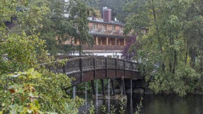 Archivbild: Andreas Harbach
Eine der Investitionen der Gemeinde Fichtelberg in diesem Jahr: Die Bogenbrücken am Fichtelsee. Diese werden saniert und sollen bis Ende des Sommers fertig sein.