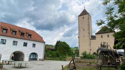 Bild: Völkl
Noch sind keine Gäste in der Jugendherberge Trausnitz. Die Vorbereitungen laufen allerdings, die Herbergsleiterin hofft auf den Sommer.