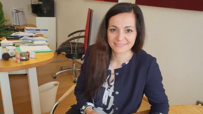 Bild: Biczysko/fph
Bürgermeisterin Margit Bayer hat einen ganzen Stapel an Vorschlägen für und Einwendungen gegen den Kubus von Cube bekommen.