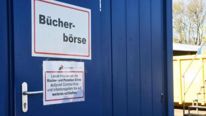 Archivbild: Gabi Schönberger
Über ein Jahr lang war die Bücher- und Porzellanbörse in Weiden dicht. Nun geht es wieder weiter.