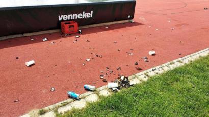 Bild: stg
An der Schulsportanlage haben unbekannte Vandalen wieder einmal ihr Unwesen getrieben.