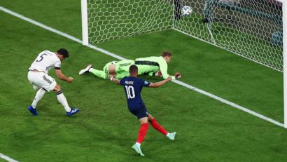 Bild: Christian Charisius
Das Eigentor von Mats Hummels war das einzige Tor beim EM-Auftakt der deutschen Mannschaft gegen Frankreich.